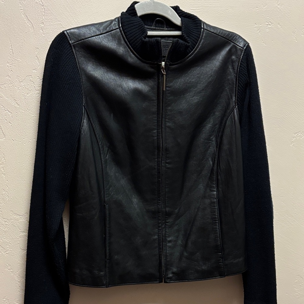 Jaclyn Smith Black Bomber Style Leather Jacket with Knit Sleeves large